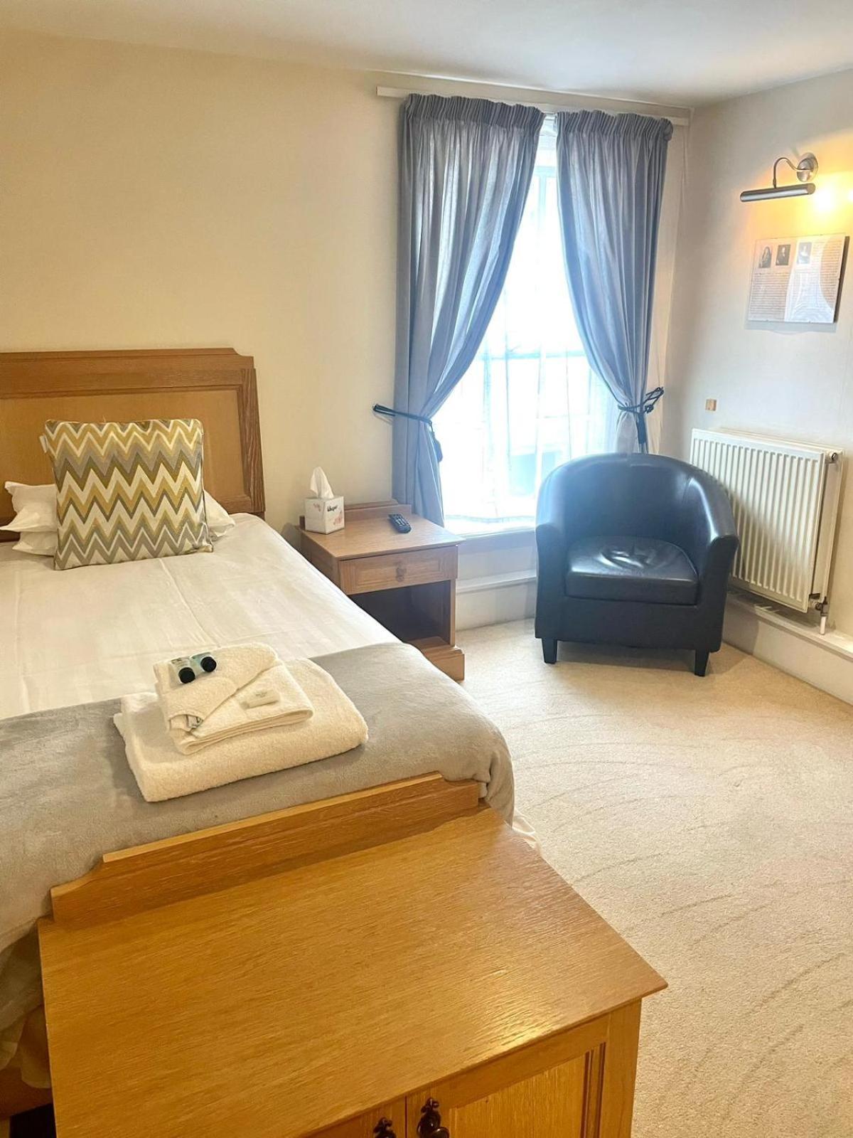 Samuel Pepys 3* Harwich